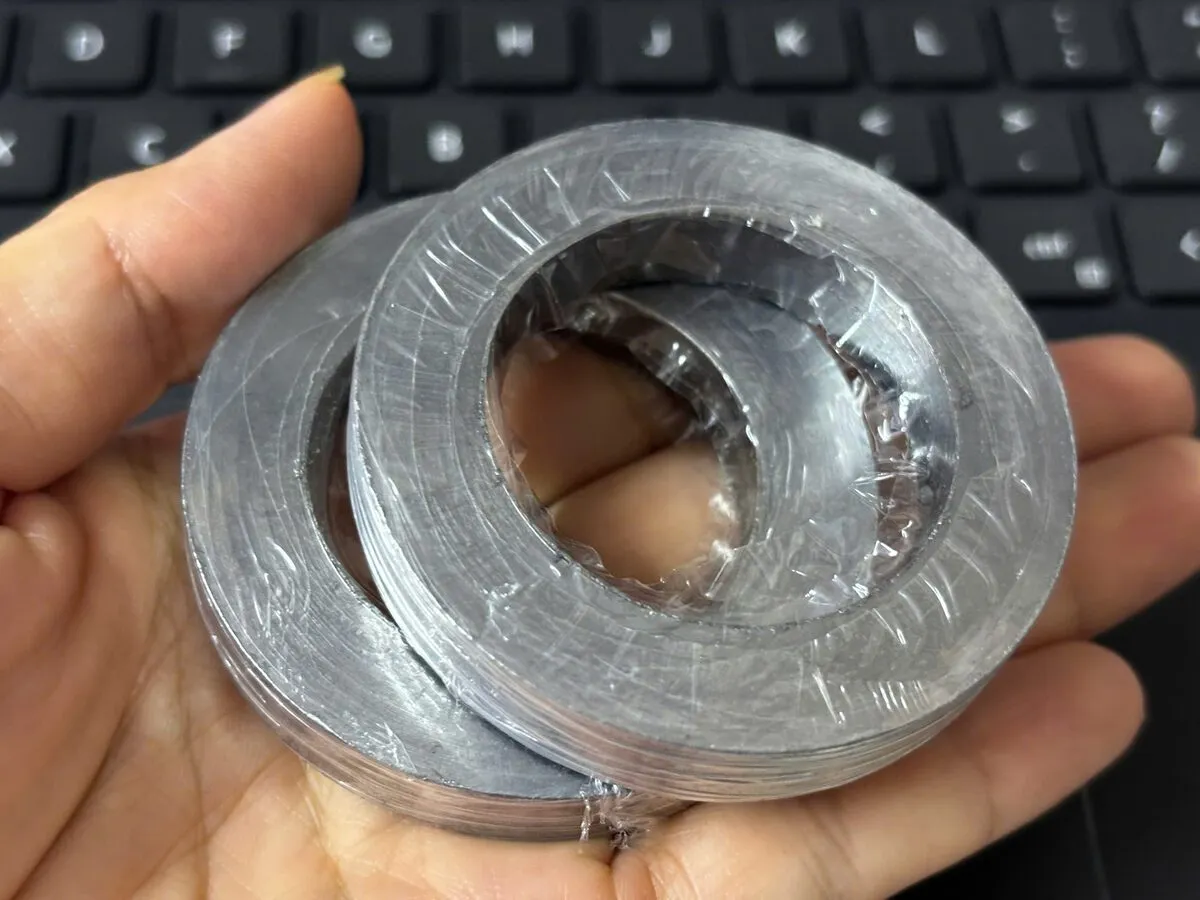 Tấm Chì Reinforced Metal - Tangled/Perforated Insert